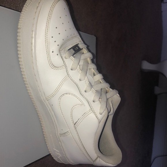 Size 7Y woman’s/girls af1 - Picture 3 of 8